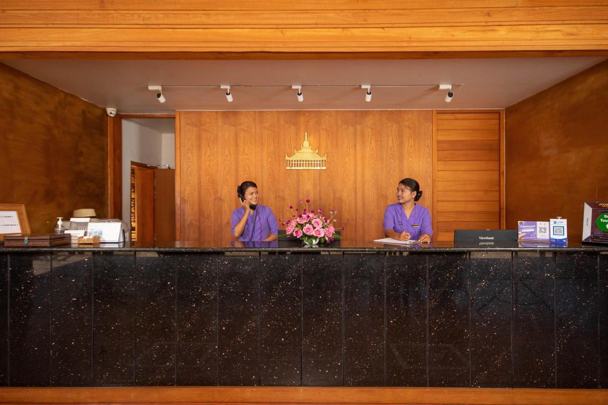 Bagan Thiripyitsaya Sanctuary Resort Luaran gambar